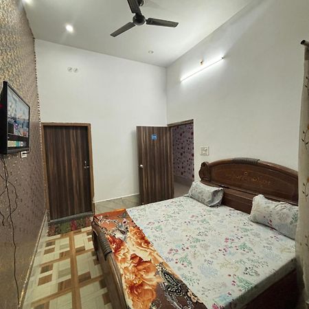 Balaji Homestay Mathura In Vrindavan Kültér fotó
