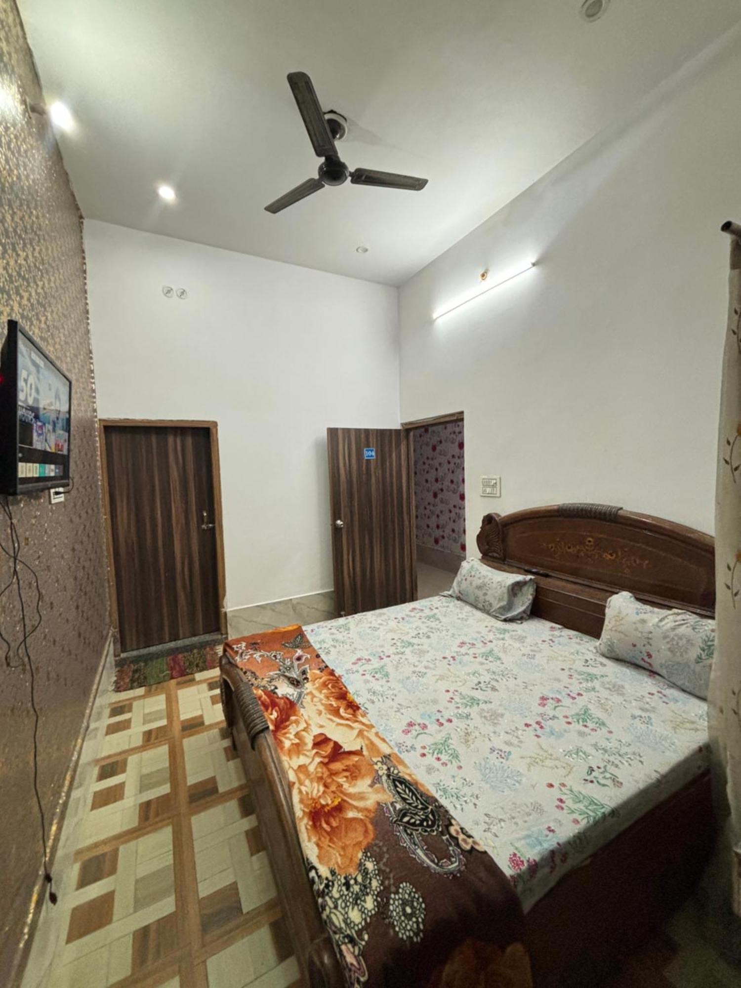Balaji Homestay Mathura In Vrindavan Kültér fotó