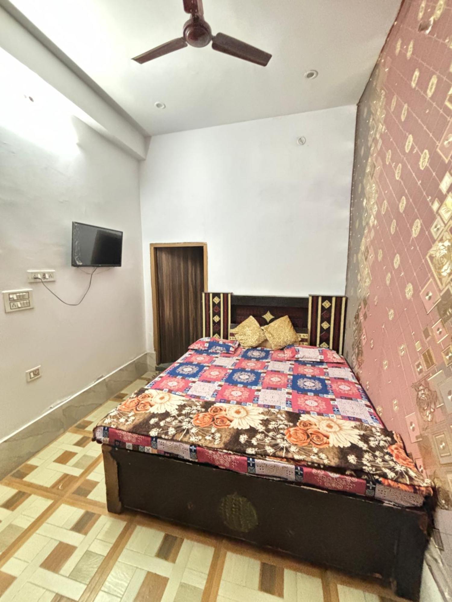 Balaji Homestay Mathura In Vrindavan Kültér fotó
